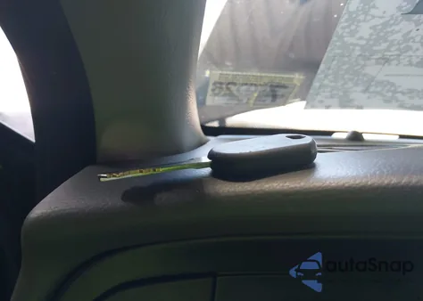 2004 Ford Crown Victoria Lx z USA, uszkodzony, nr VIN 2FAHP74WX4X157182